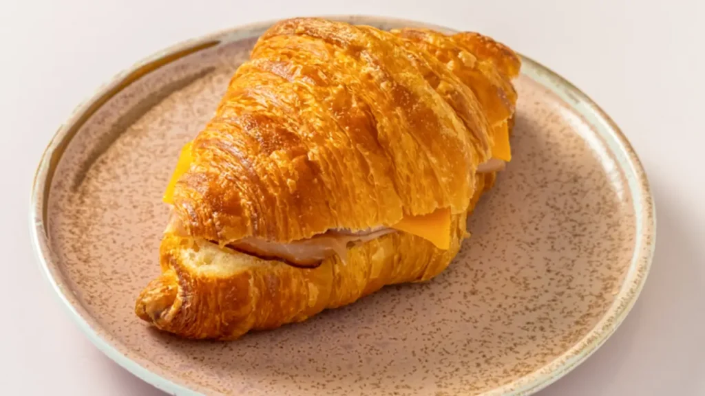 ham & cheese criossant-square